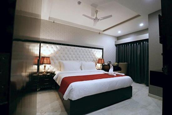 نيودلهي The Hotel Grace Place Inn المظهر الخارجي الصورة