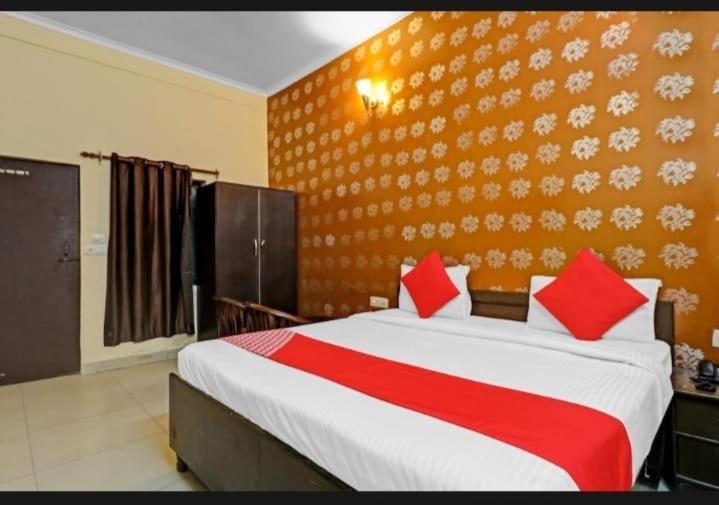 نيودلهي The Hotel Grace Place Inn المظهر الخارجي الصورة